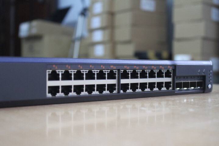 Switch Juniper EX2200