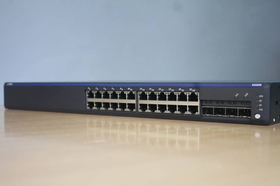 Switch Juniper EX2200